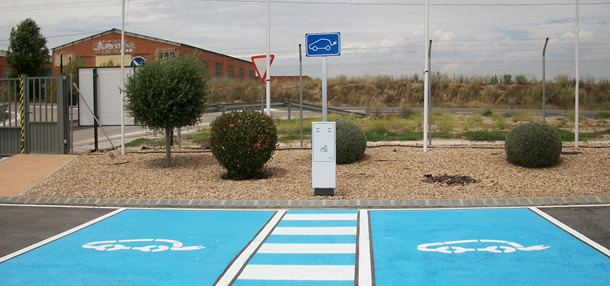 EPS y AEGFA promocionan la campaña “Plazas de Parking de Visitas para Vehículos Eléctricos”
